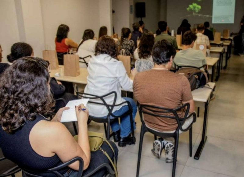 Programas de Capacitação e Ensino